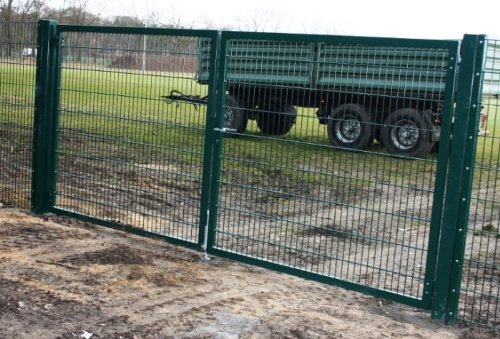 Hochwertiges, 2-flügeliges Tor / Grün beschichtet / Tor-Einbau-Breite